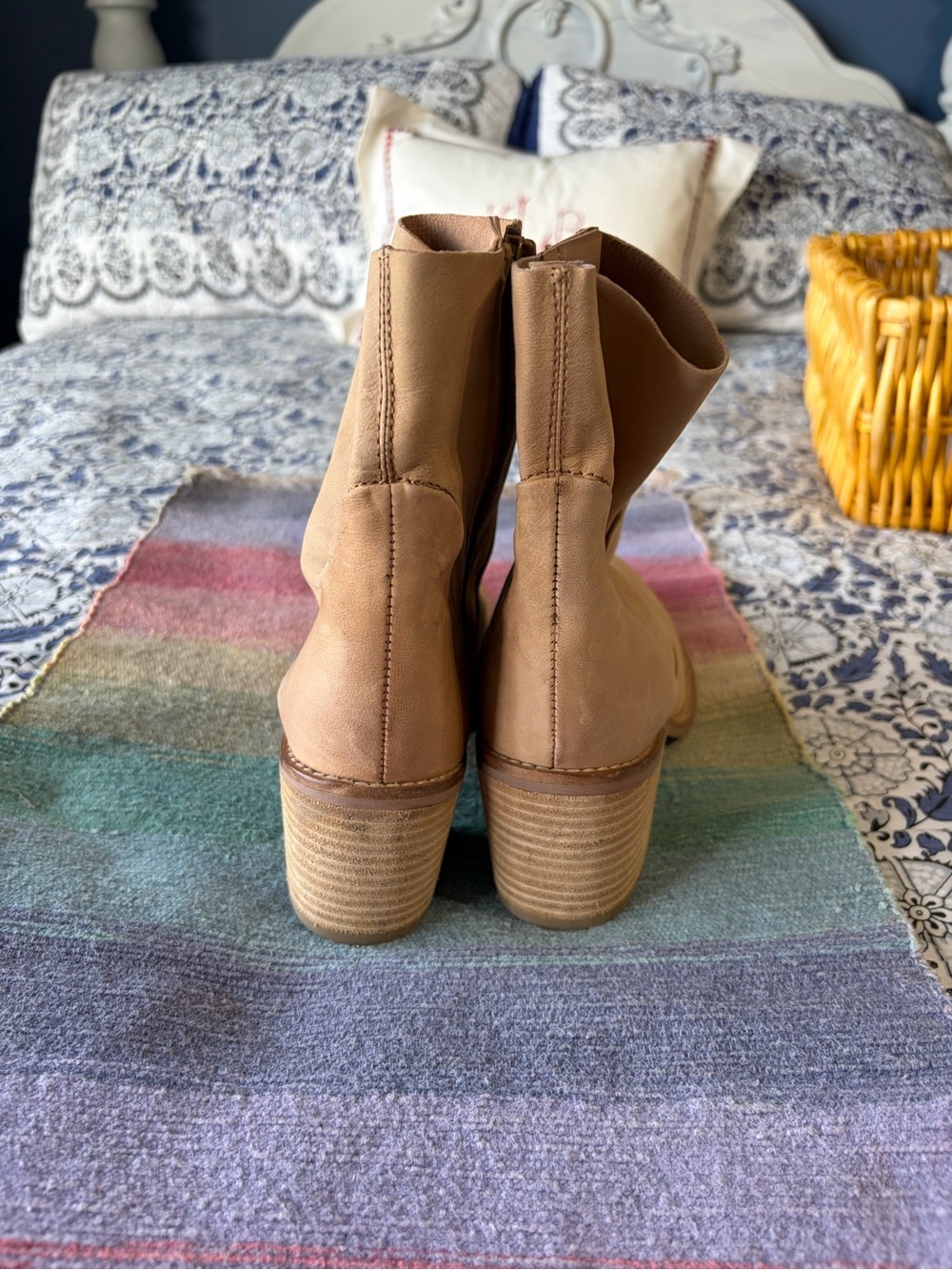 EUC Diba tribeWomen’s Beige Leather Ankle Boots - Classic Block Heel size 7 - Picture 8 of 8